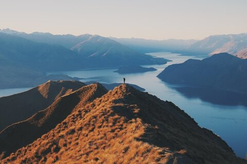 Picture of the mountains in new zealand